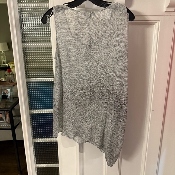 Eileen Fisher Sleeveless Silk asymmetric top Grey Draped Scoop Neck Size XS - Picture 5 of 11